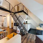 M2 Living Maisonette No 7 *