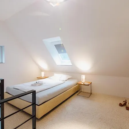 M2 Living Maisonette No 7