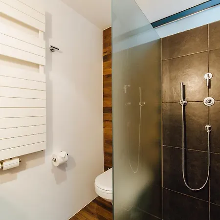 M2 Living Maisonette No 7 Apartment